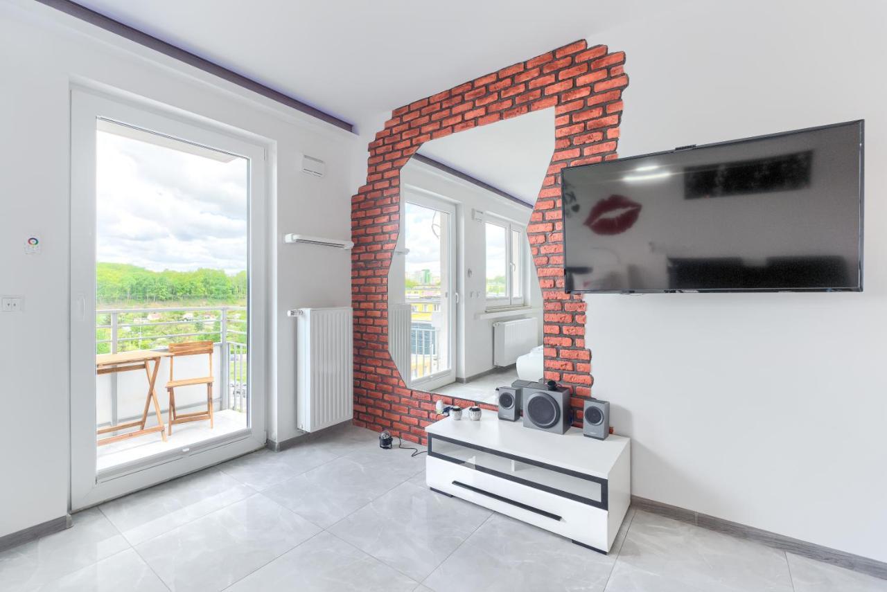 Good Day Apartments- Private Parking New Town