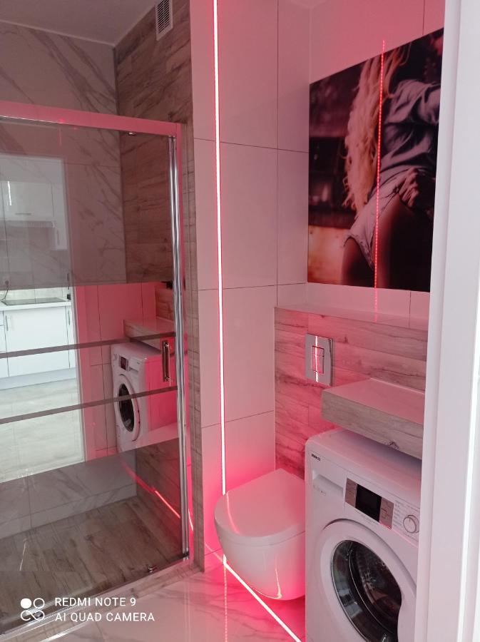 Good Day Apartments- Private Parking New Town Apartment