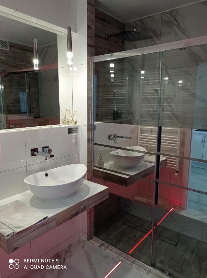 Good Day Apartments- Private Parking New Town Leilighet *