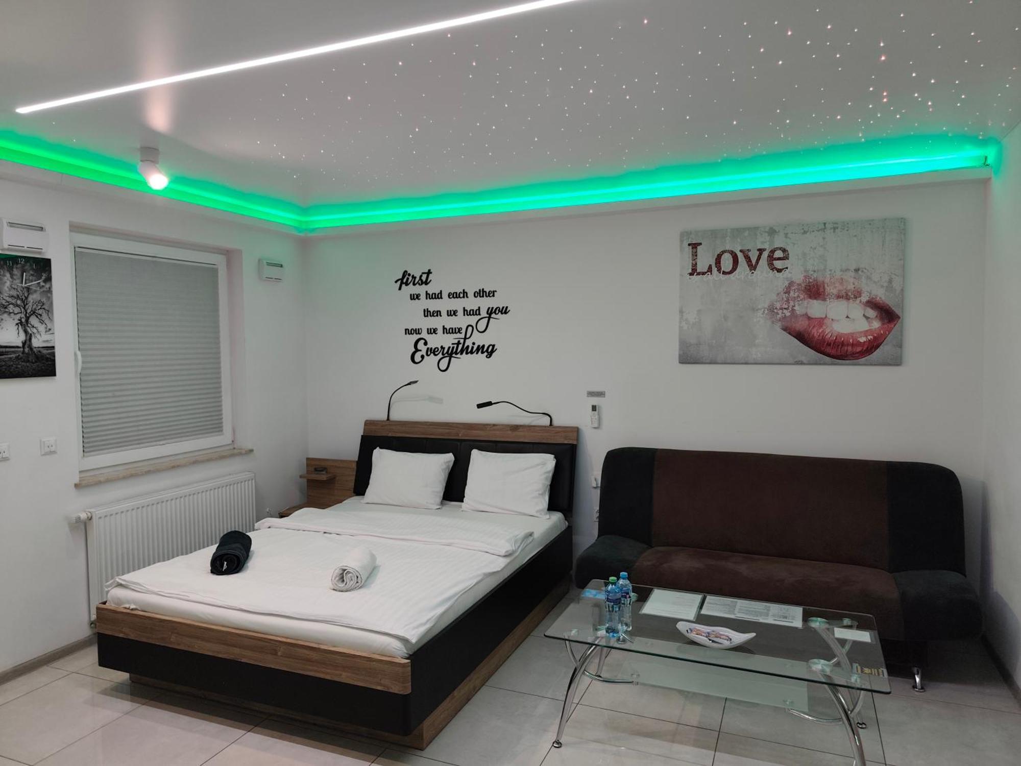 Good Day Apartments- Private Parking New Town Apartmán *